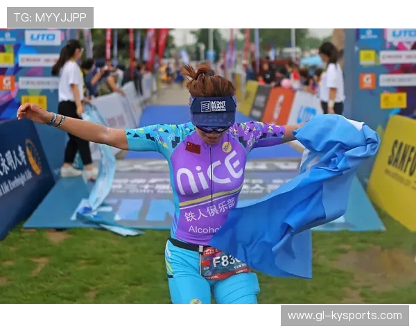 国际铁人三项激烈对决，极限挑战创业巅峰，国际铁人三项logo